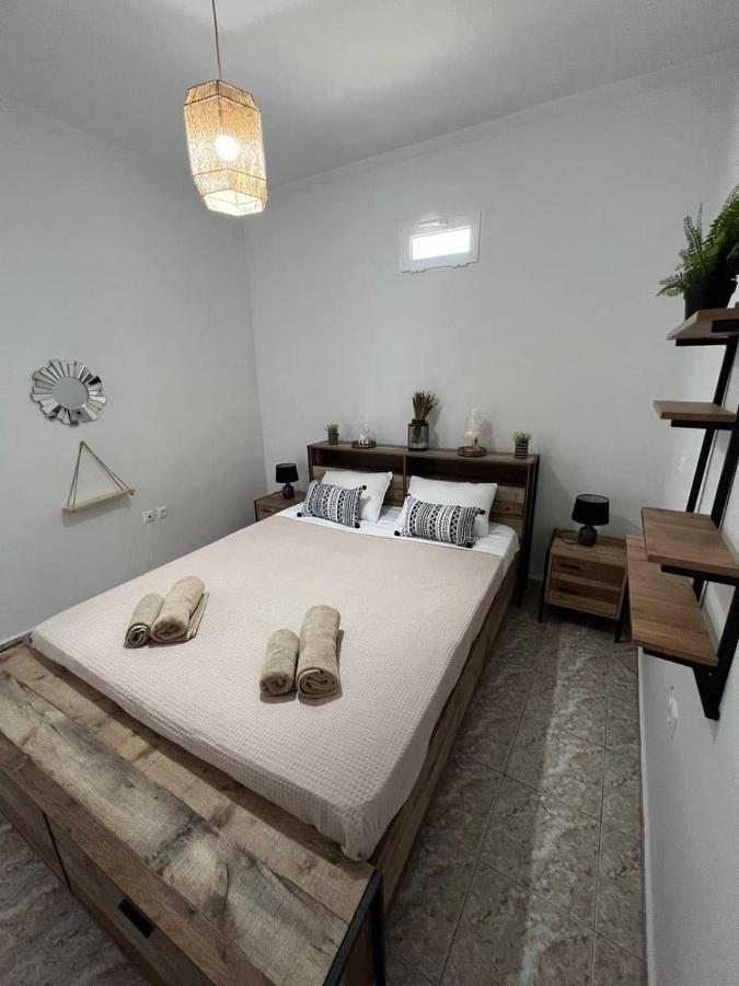 Beach Apartment Edem First Floor Perivolos  Bagian luar foto