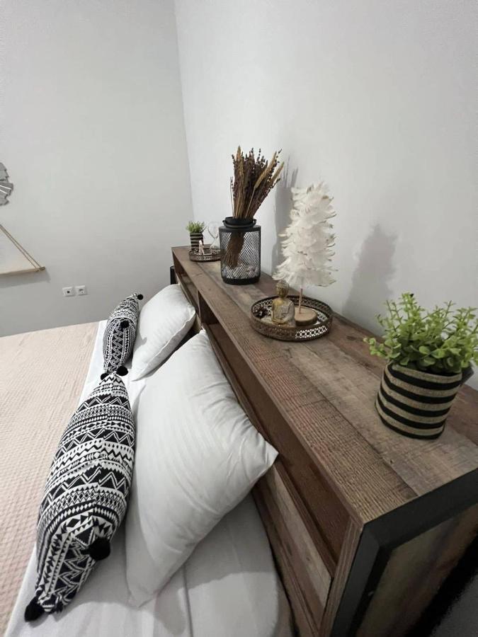 Beach Apartment Edem First Floor Perivolos  Bagian luar foto