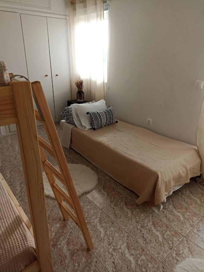 Beach Apartment Edem First Floor Perivolos  Bagian luar foto