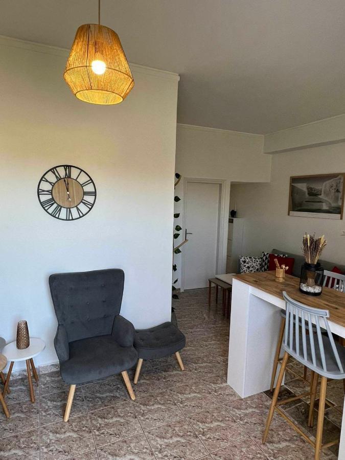 Beach Apartment Edem First Floor Perivolos  Bagian luar foto