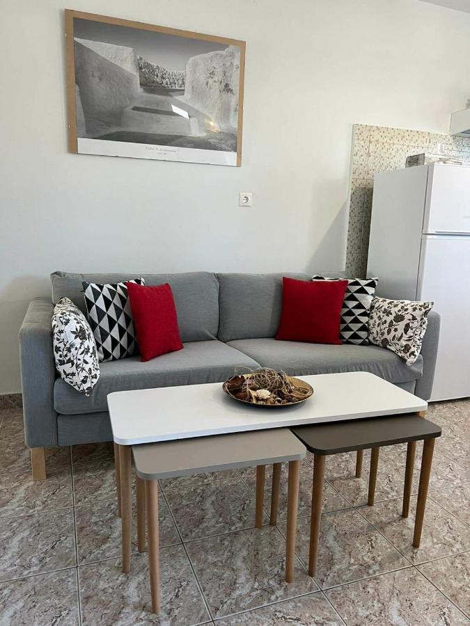 Beach Apartment Edem First Floor Perivolos  Bagian luar foto